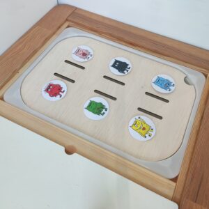 Activiteitenbord 'sorteren' voor de IKEA TROFAST bak