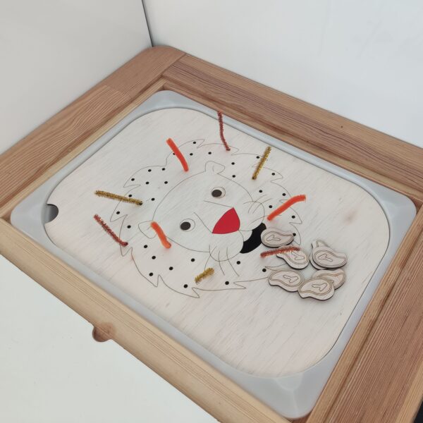 Activiteitenbord 'leeuw' voor de IKEA TROFAST bak