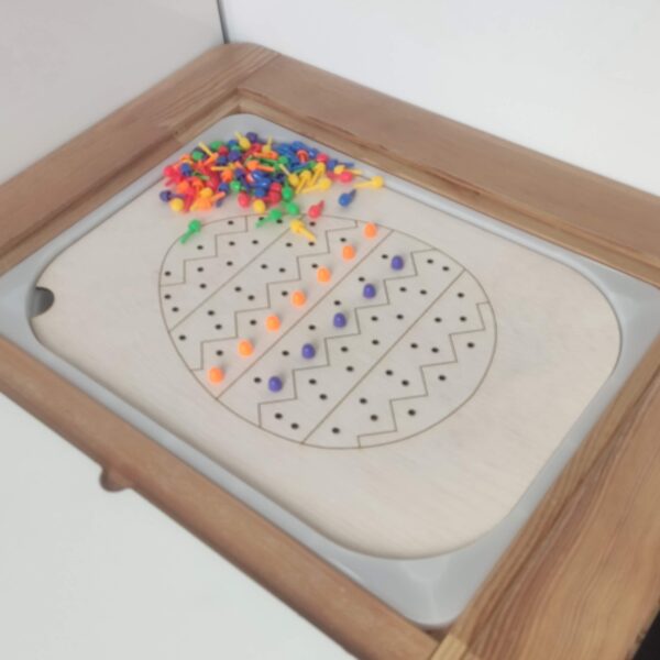 Activiteitenbord 'paasei' voor de IKEA TROFAST bak